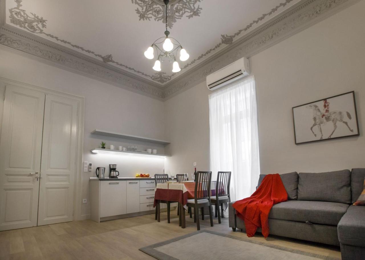 Sophisticated Apartment In Syntagma By Ghh Atenas Exterior foto