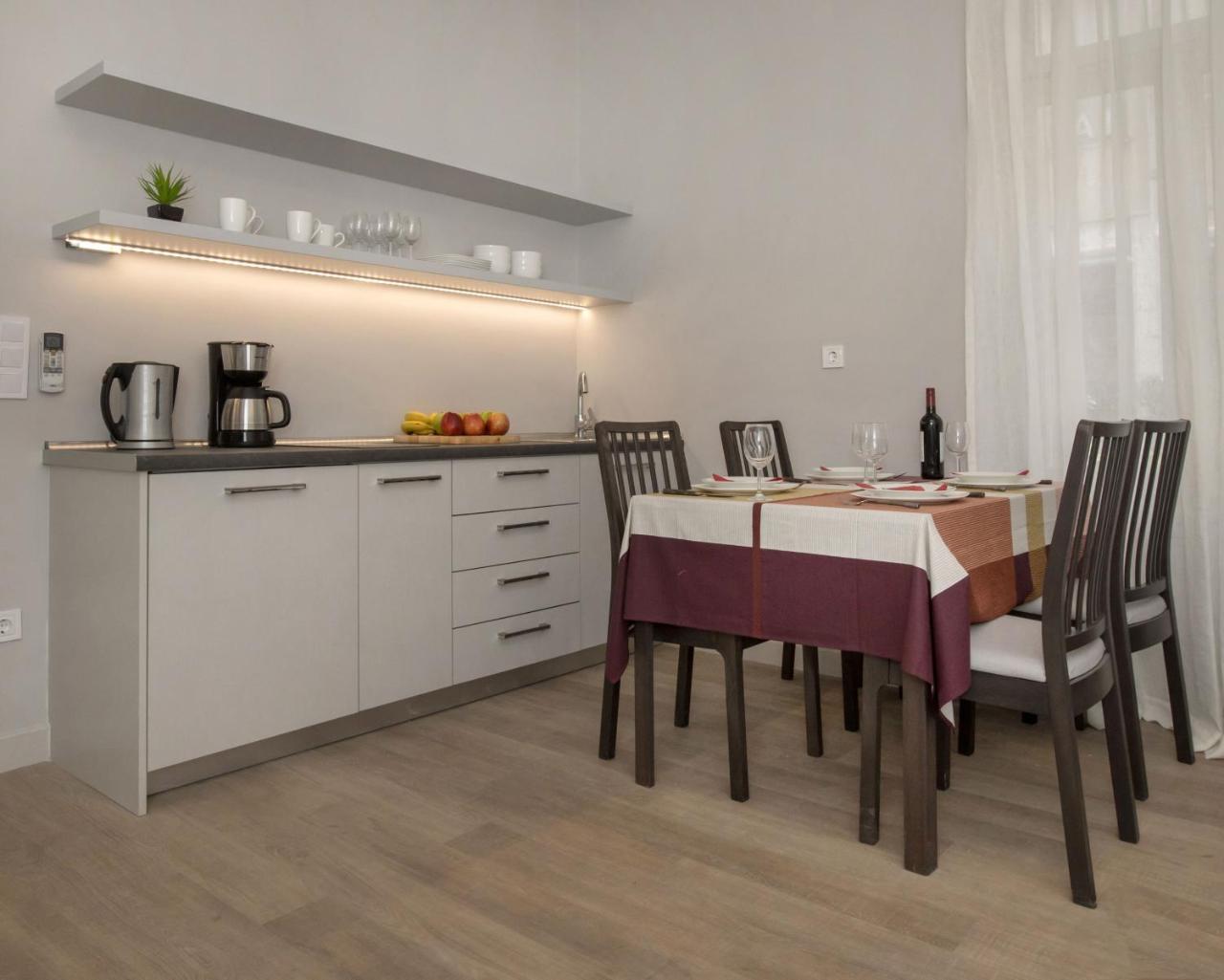 Sophisticated Apartment In Syntagma By Ghh Atenas Exterior foto